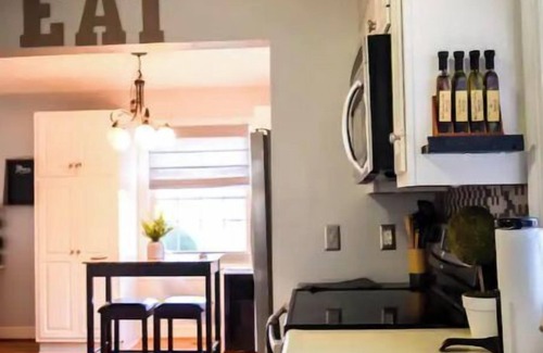 Staunton House | Cozy Boho Chic Cottage in the Shenandoah Valley