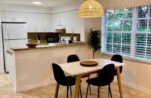 Mission Bay Apartment | Cozy boho-style 2BR, 2BA ground floor apartment in West Boca Raton with free parking