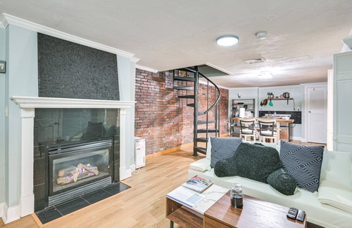Roxbury Apartment | Cozy Boston Apartment Near Franklin Park Zoo!