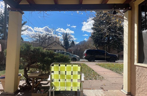 Newlands House | Cozy Boulder Cottage, Centrally located