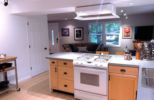 Spenard House | Cozy boutique home near the airport