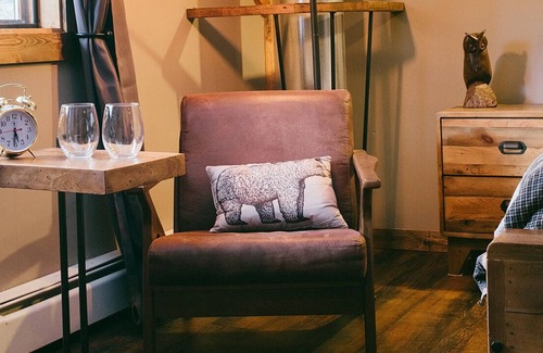 Dease Lake Cabin | Cozy Boutique Lodge Acommodations!