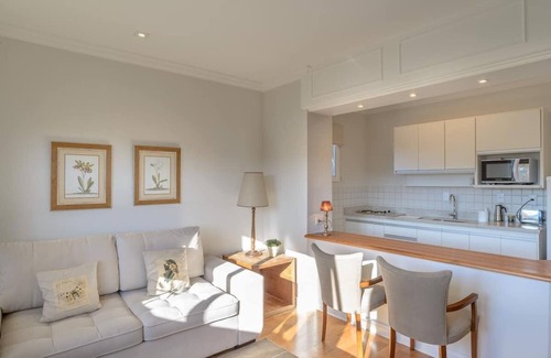 Vila Everest Apartment | Cozy suite in Capivari in Campos do Jordão, pet friendly