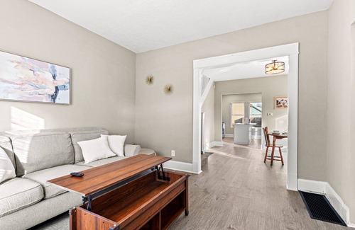 Holy Cross House | Cozy Brand New 3BR/1BA Remodel - Close To It All!