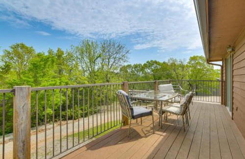 Branson West House | Cozy Branson Townhome 1 Mi to Silver Dollar City!