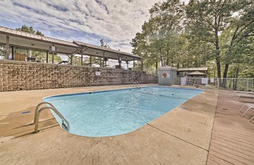 Branson West House | Cozy Branson Townhome 1 Mi to Silver Dollar City!