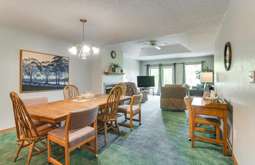 Branson West House | Cozy Branson Townhome 1 Mi to Silver Dollar City!