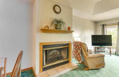 Branson West House | Cozy Branson Townhome 1 Mi to Silver Dollar City!