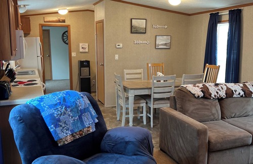 Petroleum County House | Cozy Breaks ‘BUNKHOUSE’