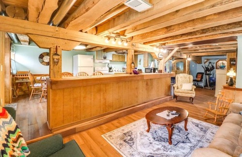 Carbon Hill House | Cozy Bremen Cabin with Hot Tub & Outdoor Bliss