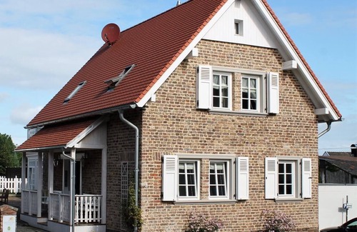 Dersdorf House | Cozy brick house with garden near Cologne Bonn Phantasialand Christmas market