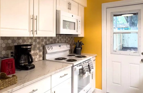 Alachua House | Cozy & bright 2-bedroom townhouse in Alachua