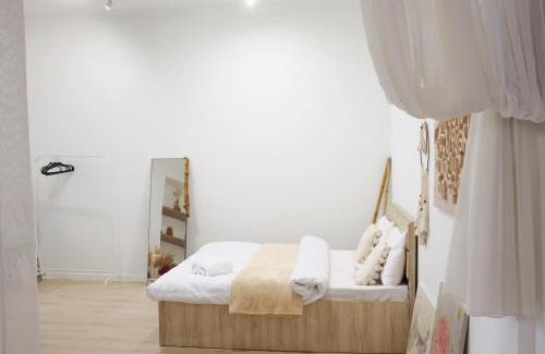 Vera Apartment | Cozy & Bright Apartment in the Heart of Tbilisi