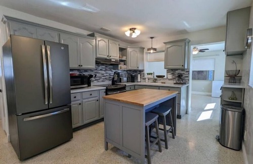 St. Petersburg - Clearwater House | Cozy Bright Home in St. Pete, Florida, Pet Friendly! Home away from home!