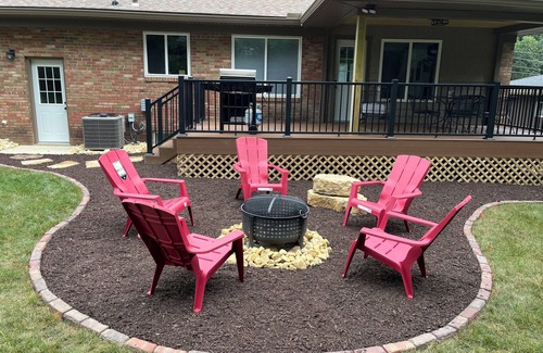 Rock Island House | cozy bright modern farm house feel conveniently located 3 bed 2 bath