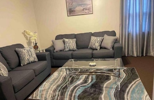 Queens Apartment | Cozy, Bright & Quiet apartment unit. Close to mall & transportation.