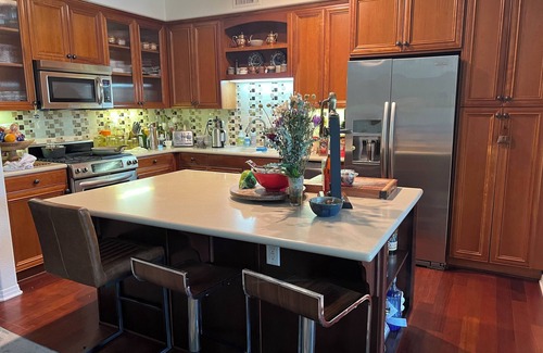 Portola Springs House | Cozy & Bright Townhouse, Pool+Basketball+Tennis Across the Way
