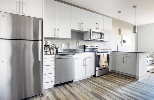 St. Elizabeth's Apartment | Cozy Brighton 1BR w/W/D, Doorman, near T & Shopping