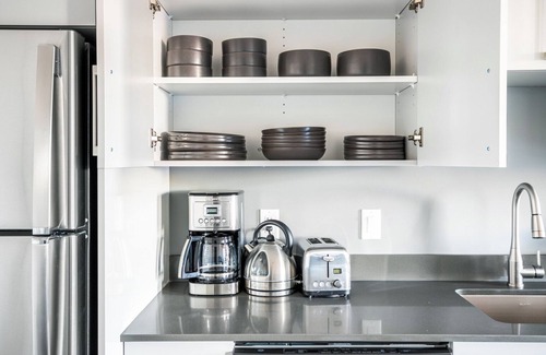 St. Elizabeth's Apartment | Cozy Brighton 1BR w/W/D, Doorman, near T & Shopping
