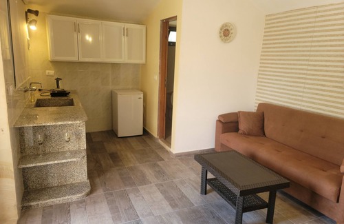 Kfardebian House | Cozy bungalow in adorable Abdelali, swimming pool, barbeque, activities, AC,WiFi