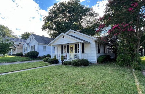 Richmond House | Cozy bungalow in prime location!n
