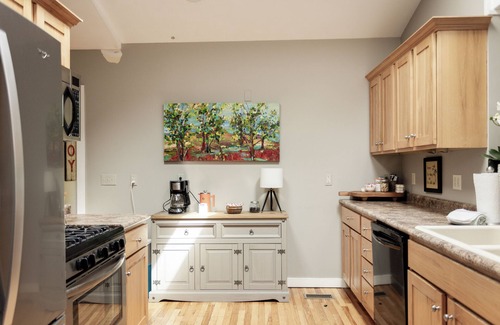 New Buffalo House | Cozy Bungalow in the Heart of New Buffalo, Fire Pit