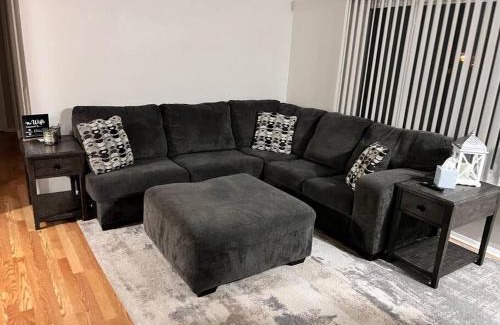 Madison Heights House | Cozy Bungalow in Madison Heights