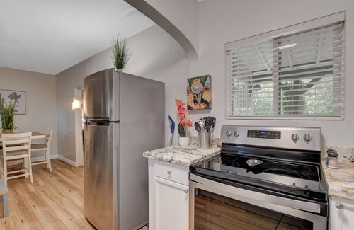 Las Vegas Apartment | Cozy Bungalow Long Term Available