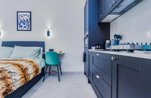 Filton House | Cozy bungalow near Concorde museum w/backyard