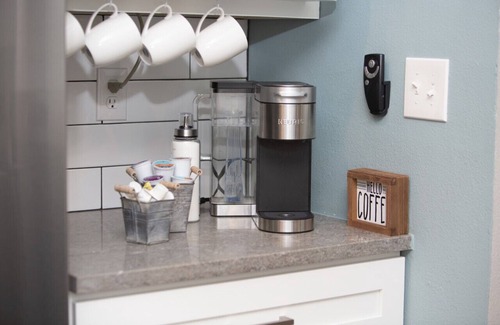 Loveland Apartment | Cozy Bungalow w/Hot Tub & Fire Pit, Walk Downtown