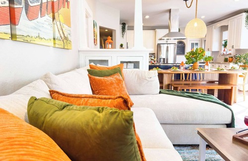 South Seminole Heights House | Cozy Bungalow with Private Hot Tub and Fire pit