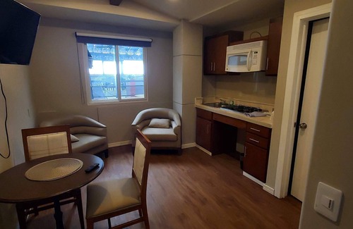 Playas de Tijuana Apartment | Cozy Bunker style apartment (basement apartment)
