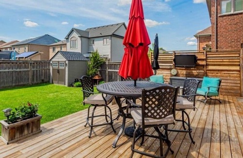 Bradford House | Cozy 1-bedroom with private washroom in a house
