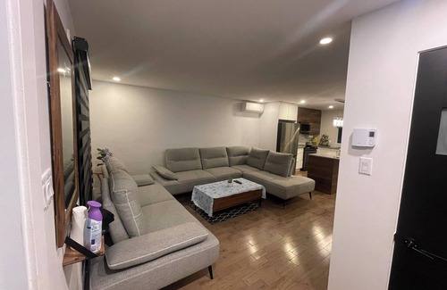 Sainte-Marthe-sur-le-Lac House | cozy and comfy