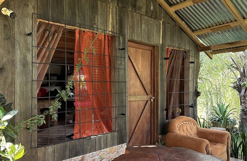 Katira Cabin | Cozy cabin 10 min from the National park. Where relaxation meets adventure!