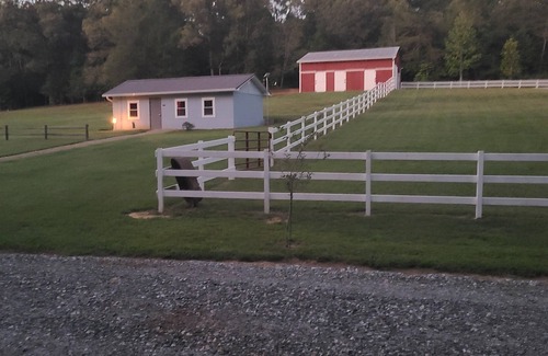 Caroleen Cabin | Cozy Cabin 1 at Bird's Nest Bunkies and Barn in Ellenboro with WiFi, AC, & Heat