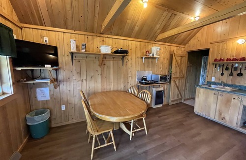 Fort Kent Cabin | Cozy Cabin 1