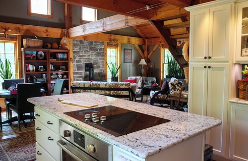 Oxford Cabin | Cozy Cabin 2-Bedroom near Miami University in Oxford, OH