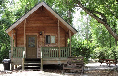 Mayo Cabin | Cozy cabin 23 with Wi-Fi, AC, fitness room in charming Mayo