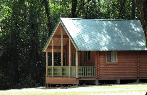Mayo Cabin | Cozy cabin 23 with Wi-Fi, AC, fitness room in charming Mayo
