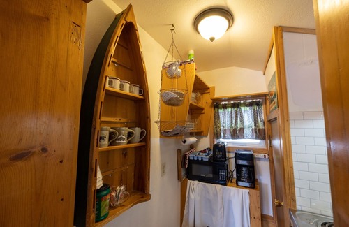 Cooke City-Silver Gate Cabin | Cozy Cabin 4 Miles to YNP and 20 Minutes from the Lamar Valley!