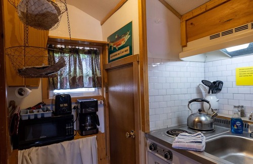 Cooke City-Silver Gate Cabin | Cozy Cabin 4 Miles to YNP and 20 Minutes from the Lamar Valley!
