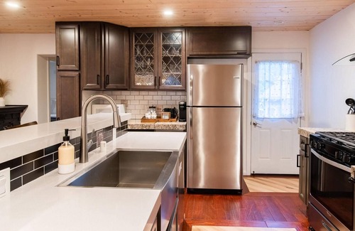 Crestline Cabin | Cozy Cabin - 5 min walk to the lake!