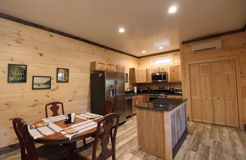Bryson City House | Cozy Cabin- Bryson Village