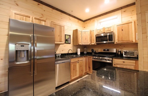 Bryson City House | Cozy Cabin- Bryson Village