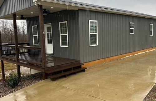 Burkesville Cabin | Cozy cabin close to Dale Hollow Lake State Resort Park! Cabin#2