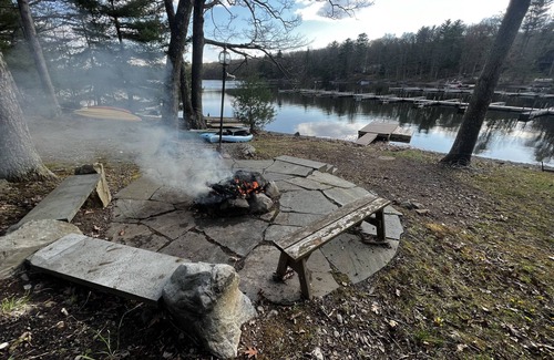 White Mills House | Cozy Cabin directly on Lake Wallenpaupack