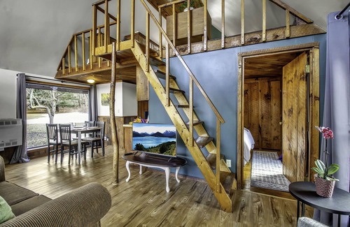 Akron Cabin | Cozy Cabin Getaway