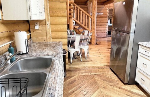 Island Park Cabin | Cozy Cabin Getaway {DBL Master Suites!} 40 minutes to West Yellowstone