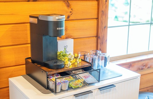 Millersburg Cabin | Cozy cabin in Amish country with hot tub and jacuzzi